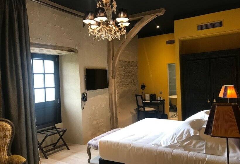 جناح جونيور, Le Prieure De Boulogne