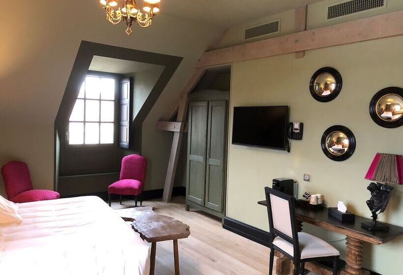 جناح إدارى, Le Prieure De Boulogne