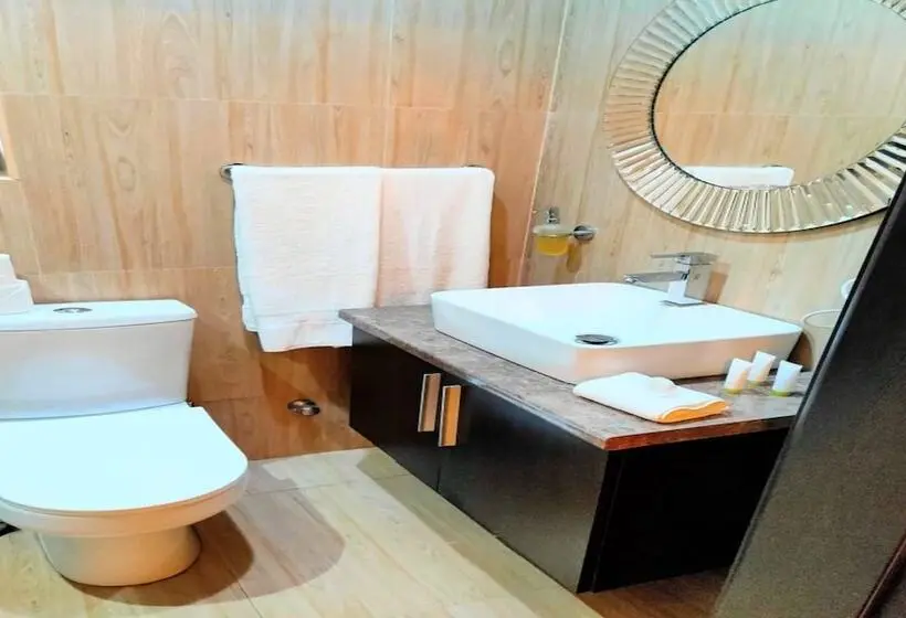 اتاق لوکس, The Cabin