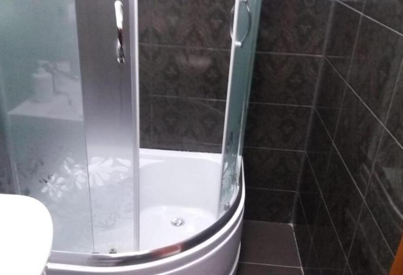 اتاق استاندارد با بالکن, Central Studio