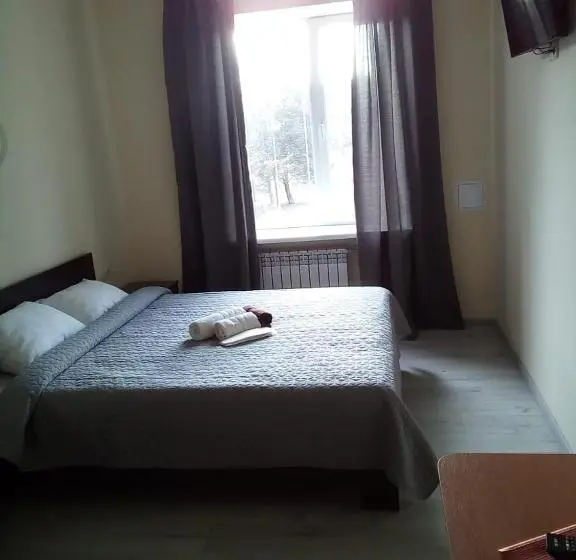 Cameră Standard, Central Studio