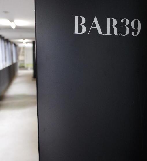 豪华房间, Bar 39