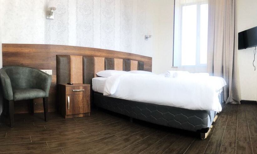 חדר משפחתי, Lider Complex