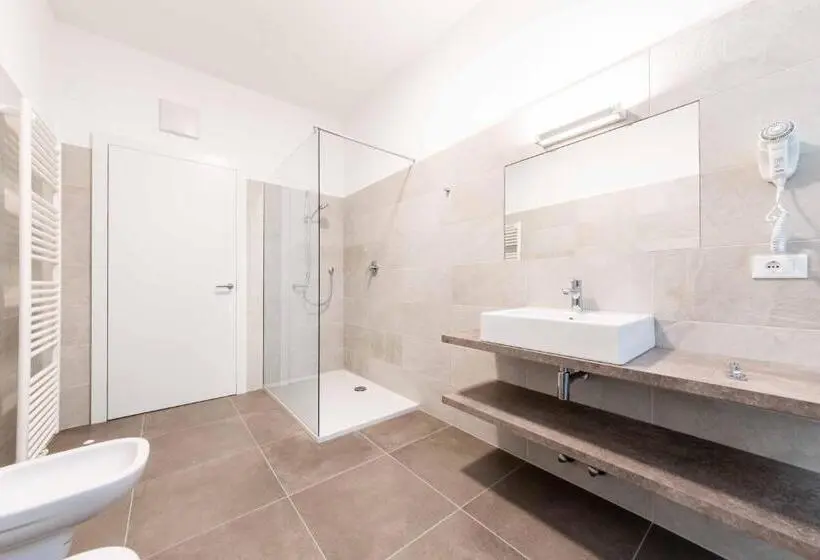 デラックスルーム, Stay Cooper L Guesthouse Zum Löwen