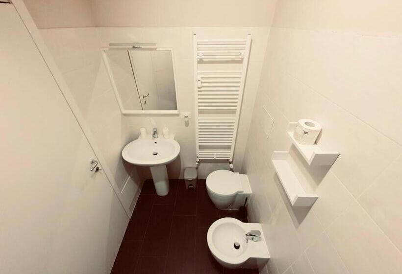 Quarto standard, Hh Hermoso Housing Alessandria