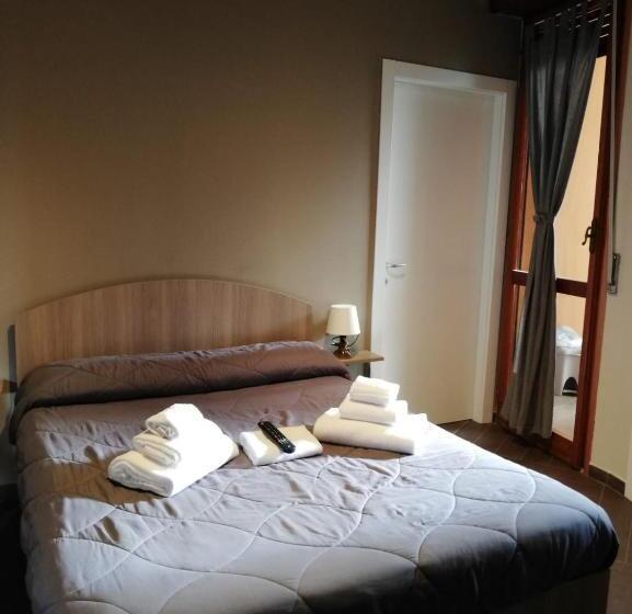 Quarto deluxe, Hh Hermoso Housing Alessandria