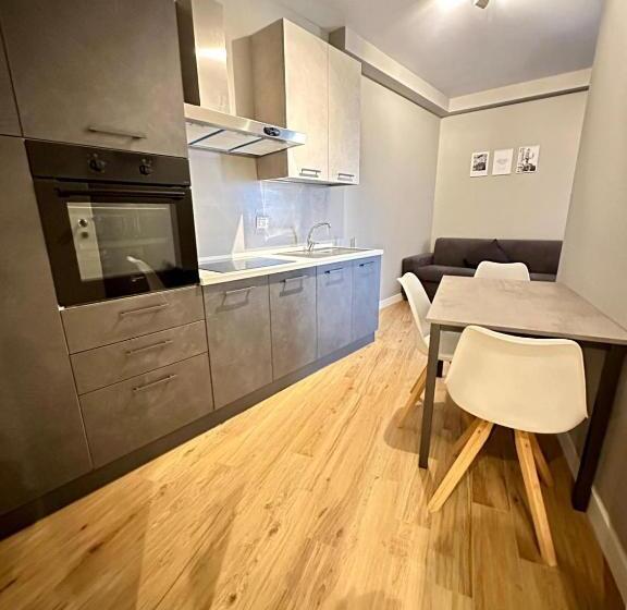 استودیوی استاندارد, Hh Hermoso Housing Alessandria