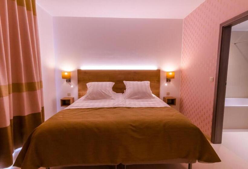 수피리어 룸, Manava