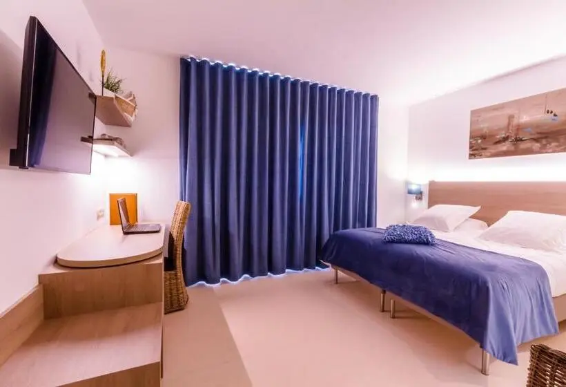 Standard-huone, Manava