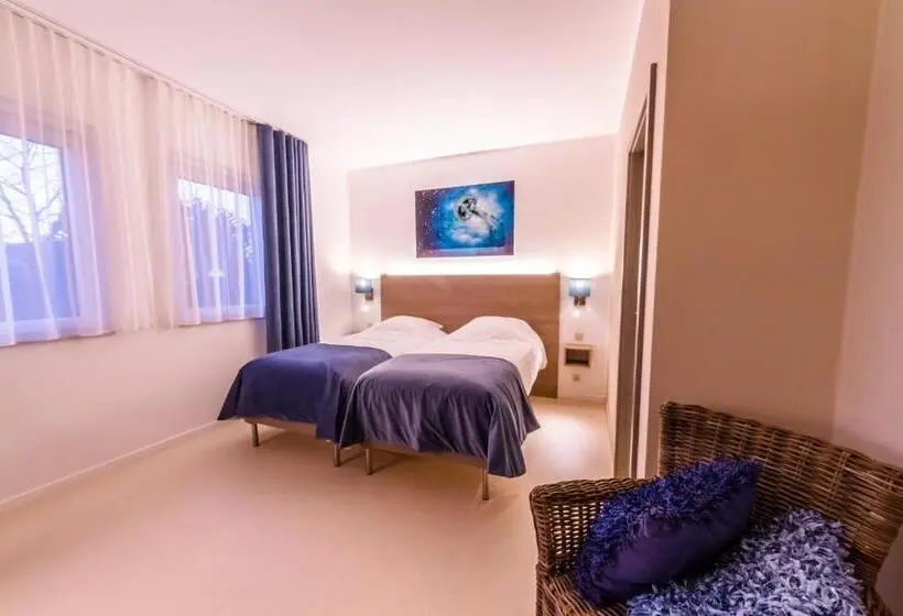 Standard-huone, Manava