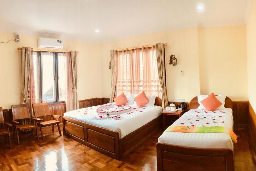 اتاق استاندارد سه نفره, Mother S Home