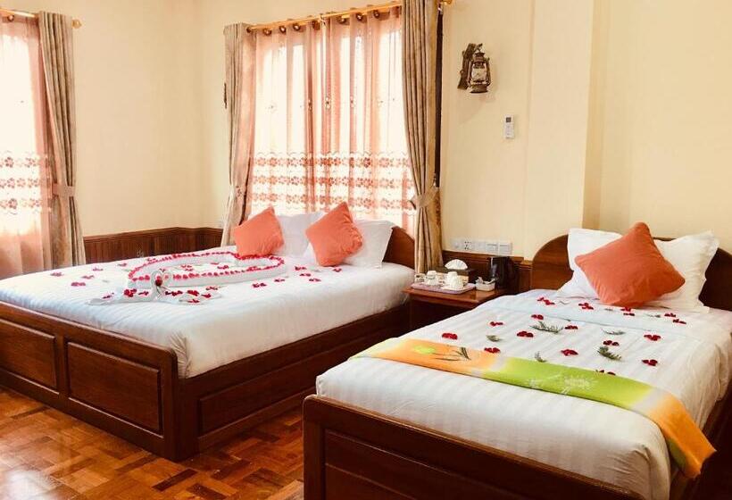 اتاق استاندارد سه نفره, Mother S Home