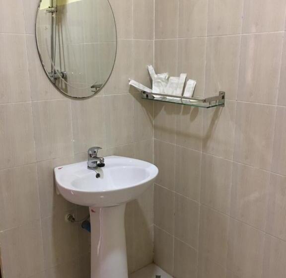 اتاق استاندارد سه نفره, Mother S Home