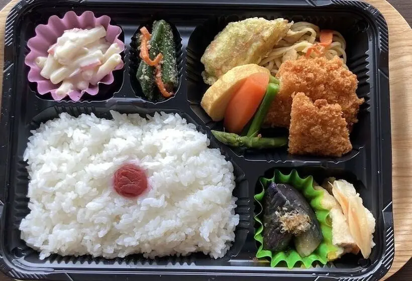 Standard-huone, Omura Station
