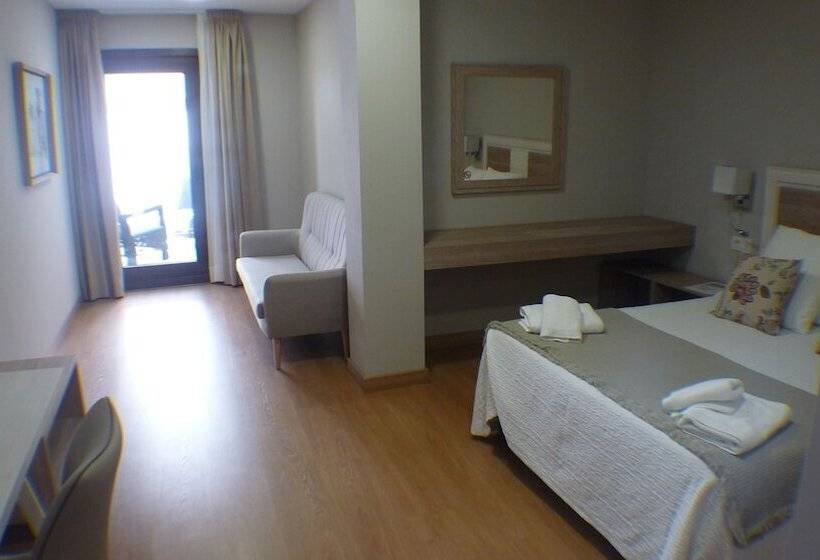 高级大房间, Roquiño