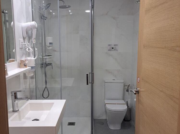 高级大房间, Roquiño