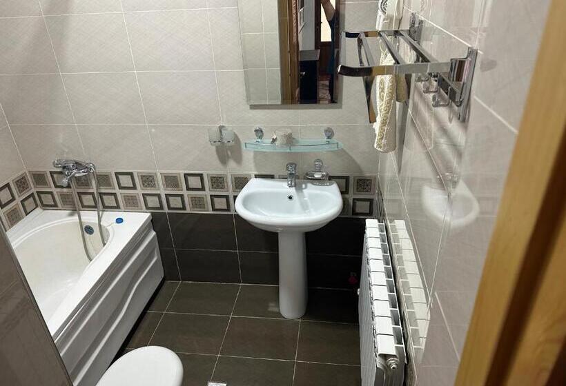 اتاق راحتی سه تخته, Temur