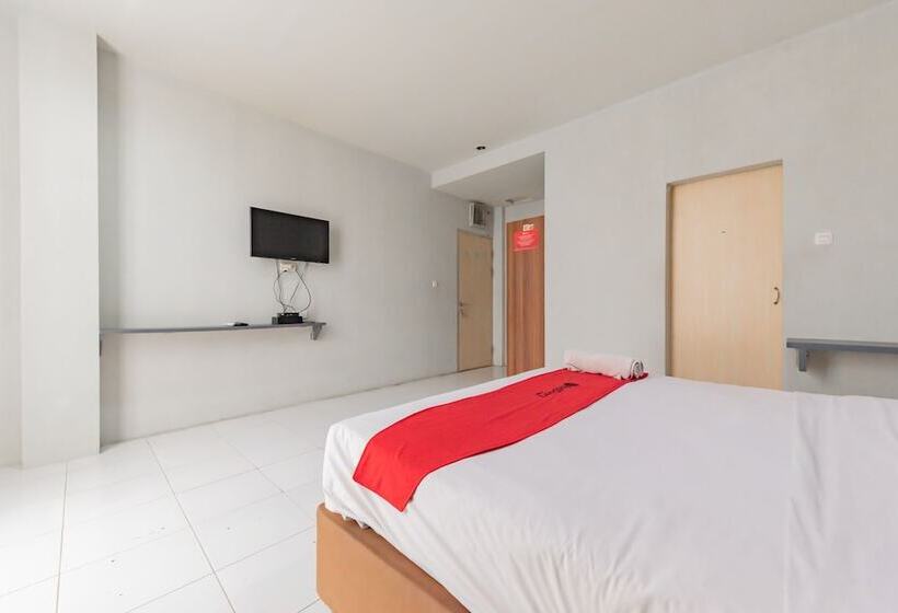 Номер Deluxe, Reddoorz @ Pelajar Pejuang 3