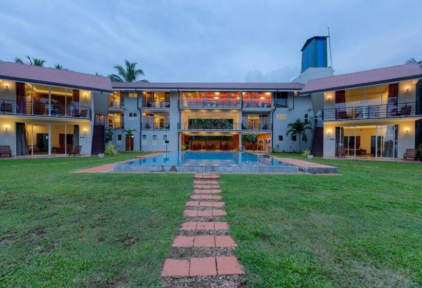 家庭间, Tara Watergate