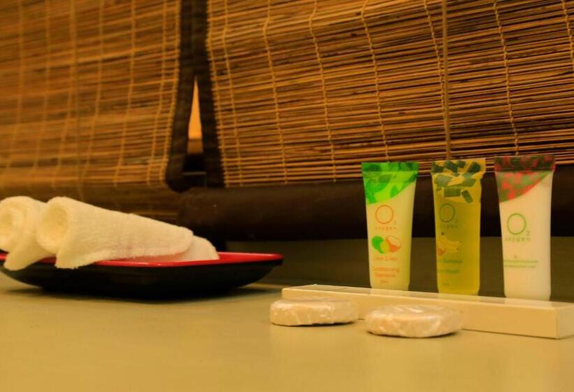 标准间带湖景, Tara Watergate