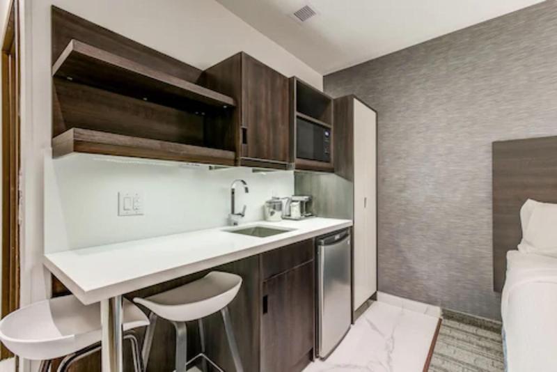 Standardzimmer Kingsize Bett, Est