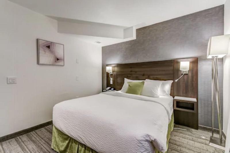 Standardzimmer Kingsize Bett, Est