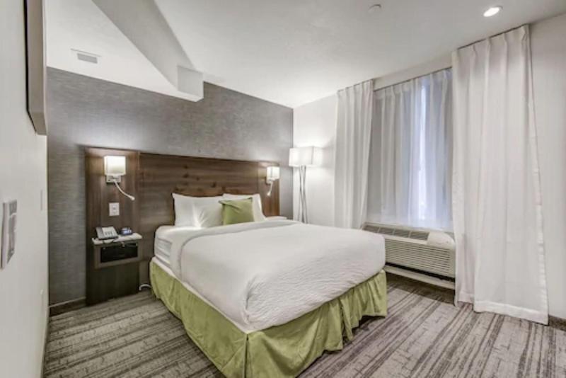 Standardzimmer Kingsize Bett, Est