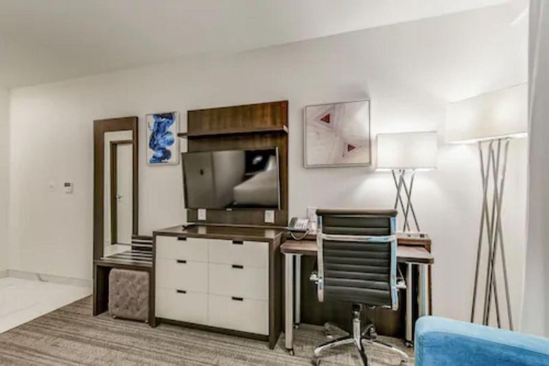 Suite Kingsize Bett, Est