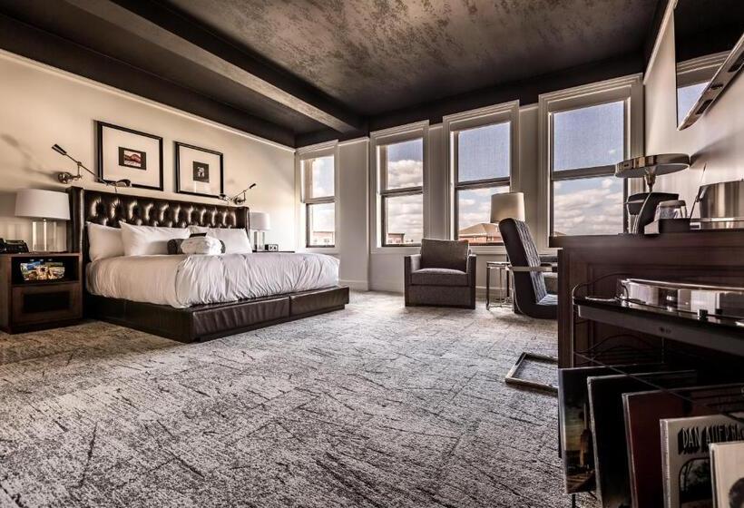 غرفة ديلوكس سرير كينج, Goodwin