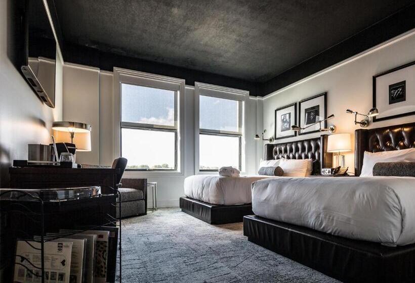 غرفة ديلوكس, Goodwin