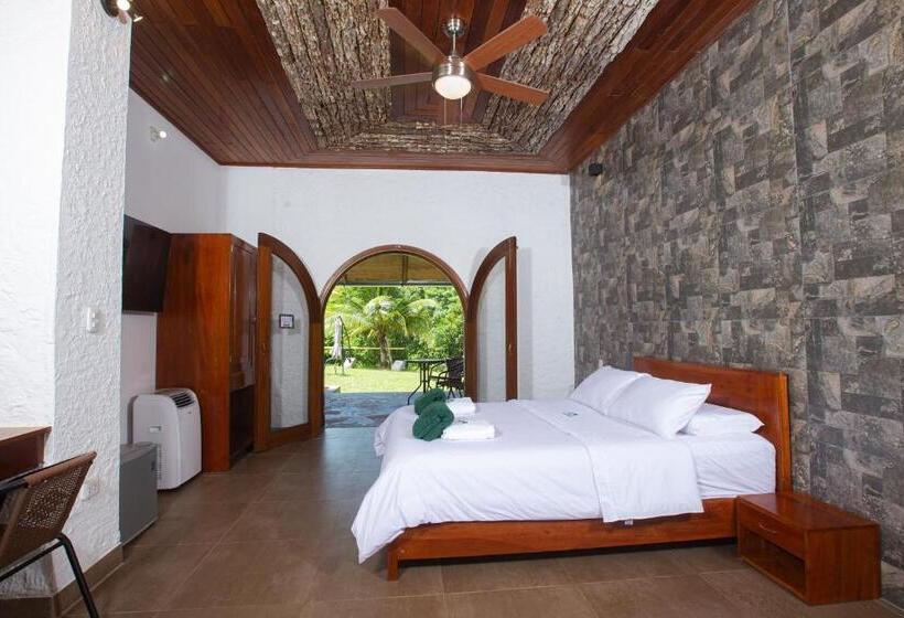 Полулюкс Вид на Бассейн, Nature Lodge Apu Samay