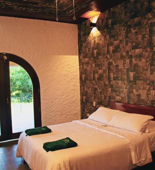 Полулюкс Вид на Бассейн, Nature Lodge Apu Samay