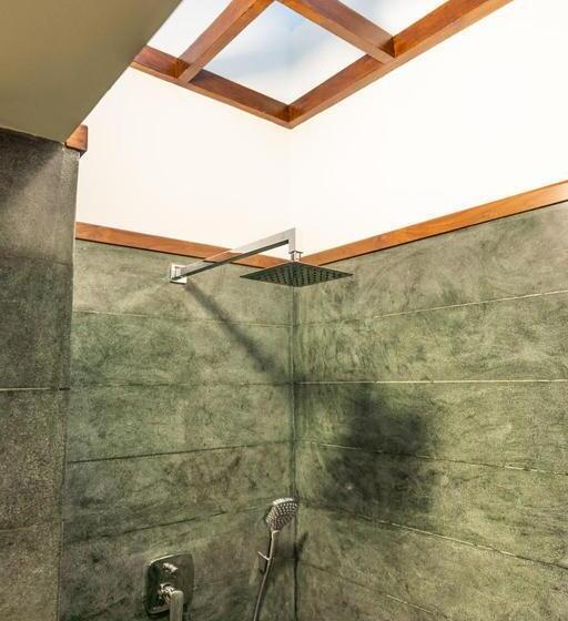 Номер Deluxe с Балконом, The Ayur Villa