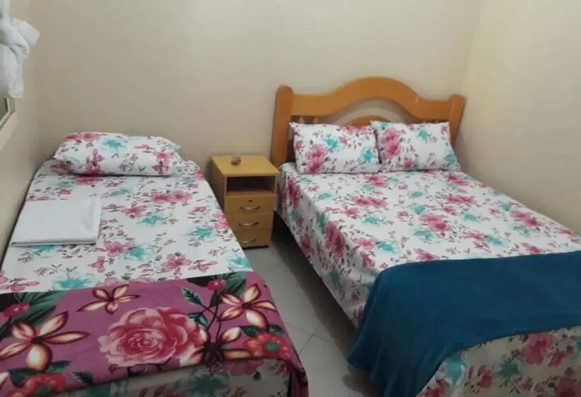 Perhehuone Jaettu Kylpyhuone, Conexão Hostel