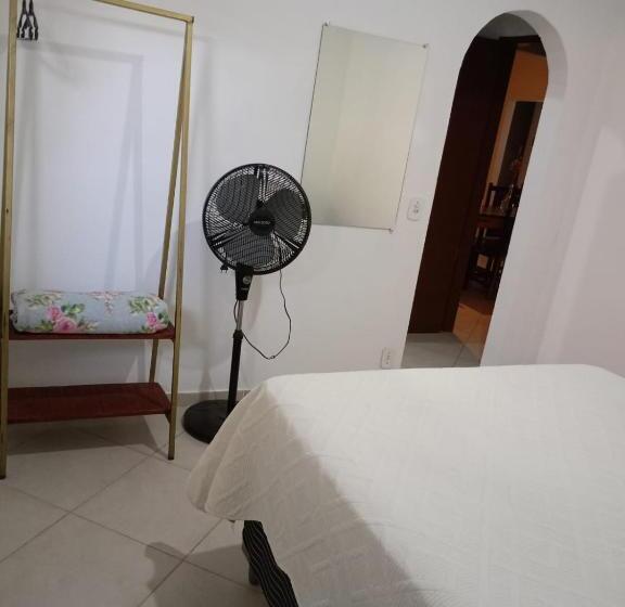 سوییت, Conexão Hostel