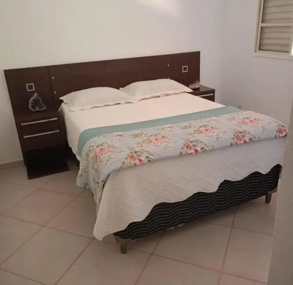 Sviitti, Conexão Hostel