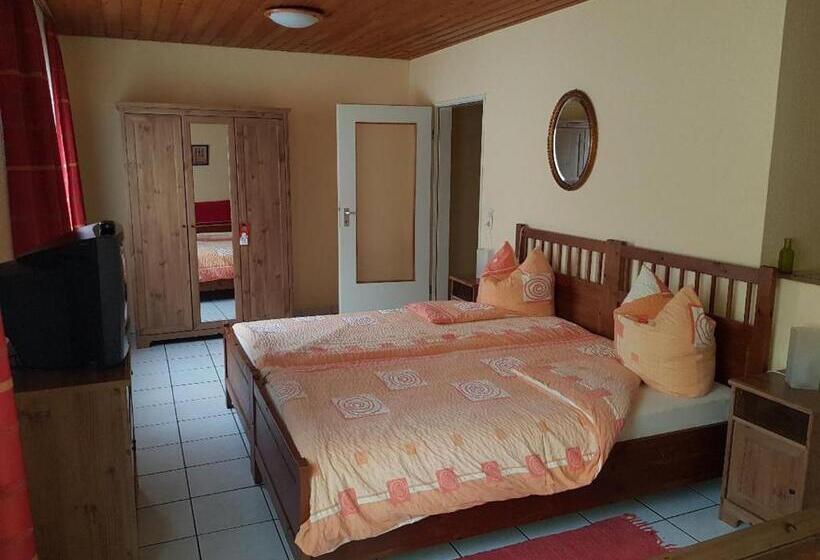 חדר אקונומי, Restaurant Zur Hexe