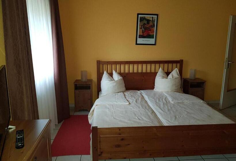 חדר אקונומי, Restaurant Zur Hexe