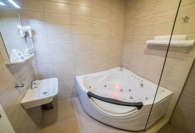 جناح سرير كينج, River