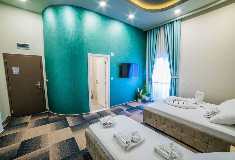 غرفة قياسية ثلاثية, River