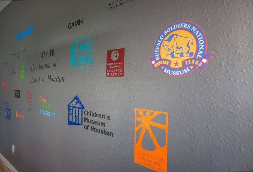 سرير فى غرفة مشتركه, Wanderstay Houston Hostel