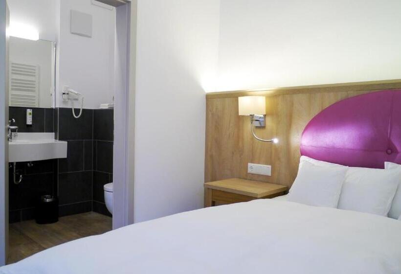 חדר סטנדרט יחיד, Das Brunners