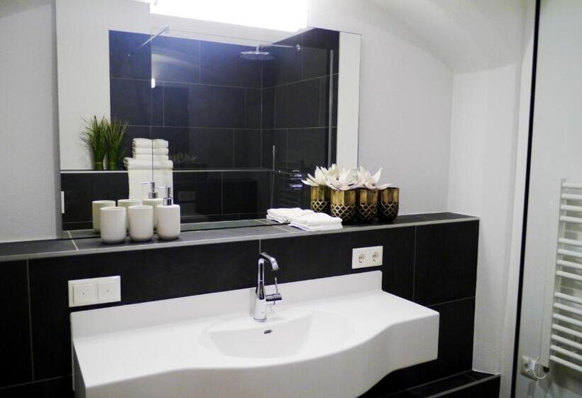 חדר סטנדרט יחיד, Das Brunners