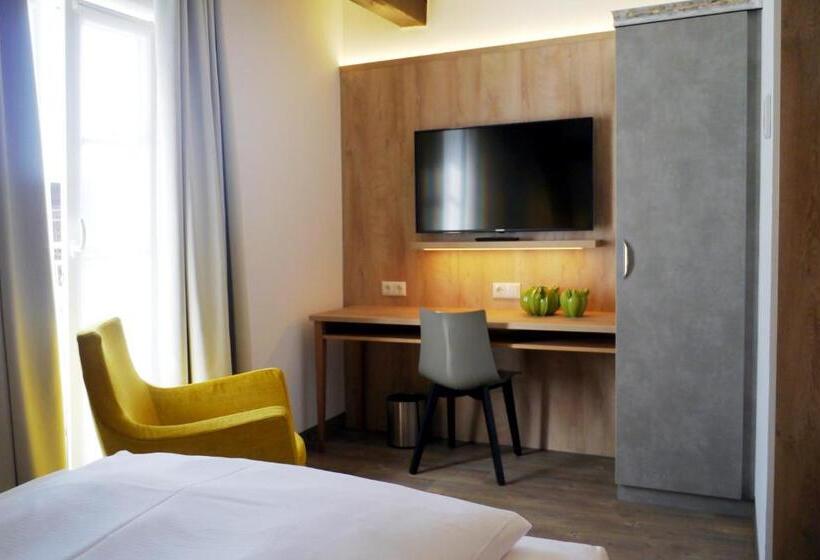 חדר סטנדרט יחיד, Das Brunners