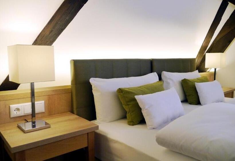 חדר סטנדרט, Das Brunners