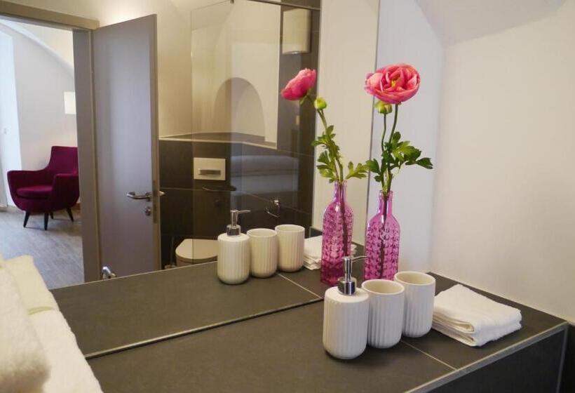 חדר סטנדרט, Das Brunners