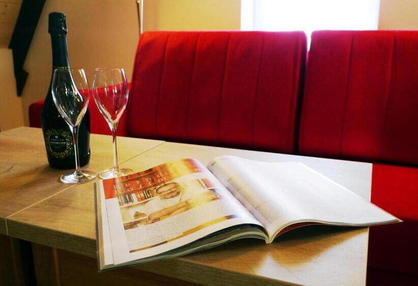 דירת חדר, Das Brunners