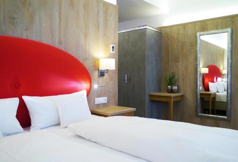 חדר סופריור, Das Brunners