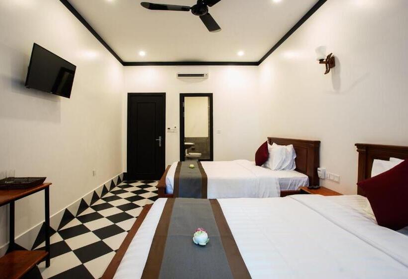 Deluxe Room, Noni Tree Hostel