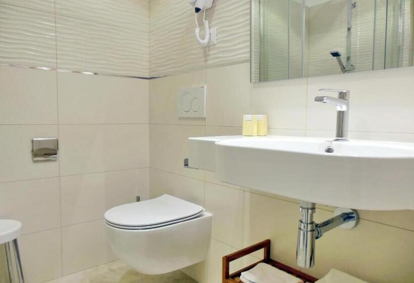 اتاق اجرایی سه نفره, L Ospite   Lifestyle Residence, Design Rooms